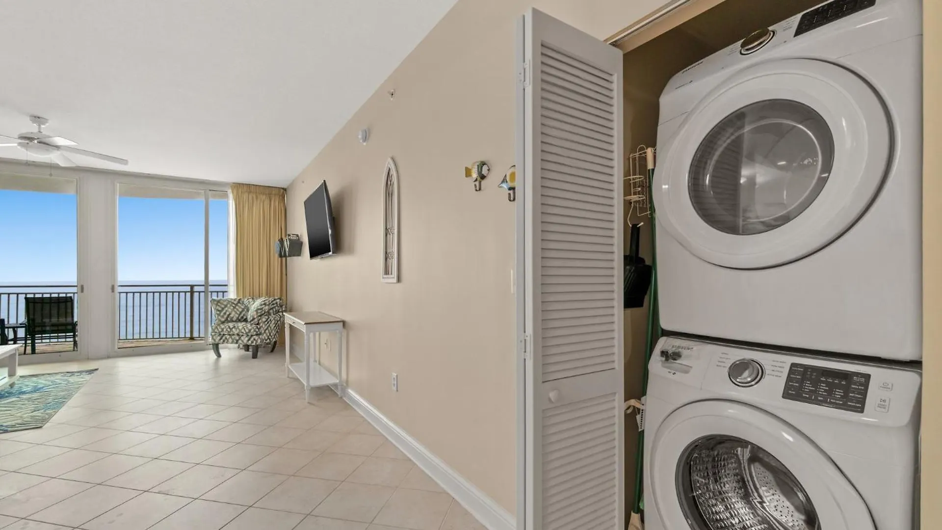 Beautiful 5Th Floor Aqua Resort Unit With Direct Ocean Views, Sleeps 8! Panama City Beach