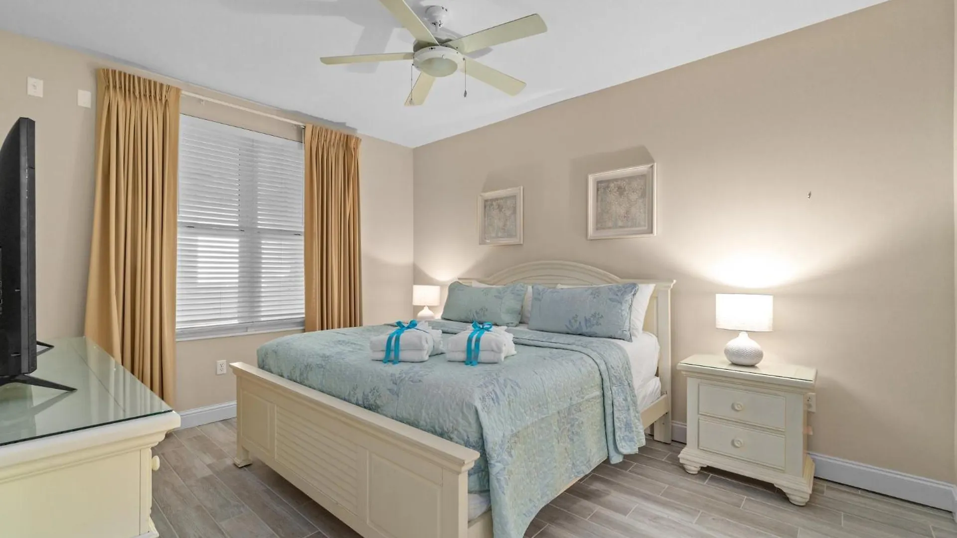 Holiday home Beautiful 5Th Floor Aqua Resort Unit With Direct Ocean Views, Sleeps 8! Panama City Beach